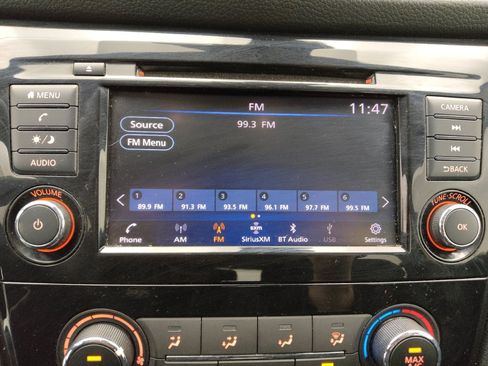 Used 2020 Nissan Rogue Sport S image 25