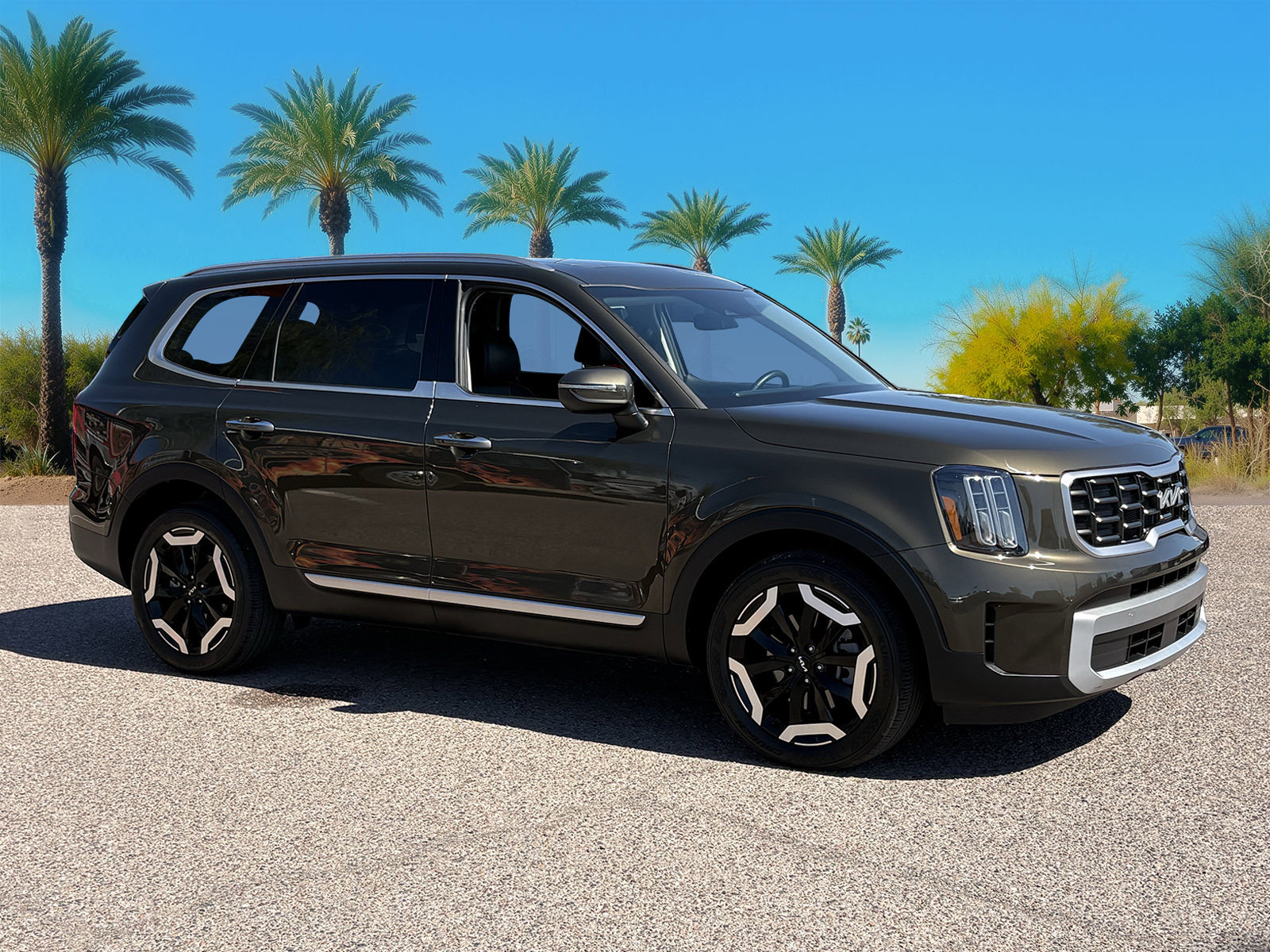 Used 2025 Kia Telluride S FWD image 8