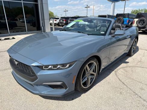 Used 2025 Ford Mustang Premium RWD image 3