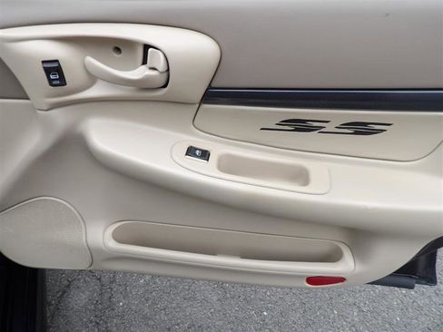 Used 2004 Chevrolet Impala SS w/ Preferred Equipment Group image 15