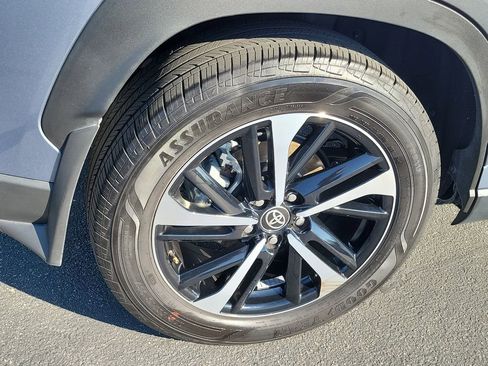Used 2024 Toyota Corolla Cross AWD Hybrid w/ Convenience Package image 31