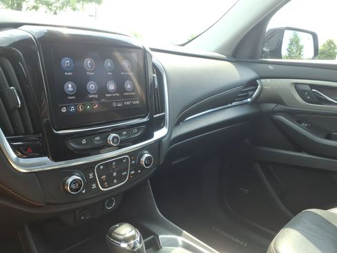 Used 2020 Chevrolet Traverse RS AWD/4WD image 26