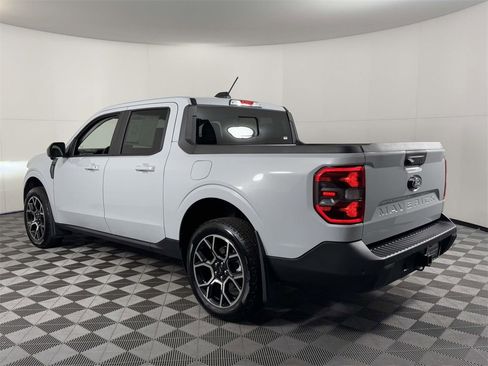 Used 2025 Ford Maverick Lariat w/ 4K Tow Package image 8