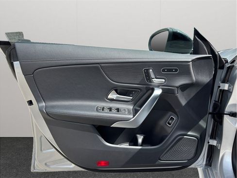 Used 2023 Mercedes-Benz CLA 250 4MATIC image 22
