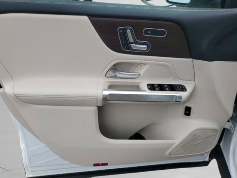 Used 2026 Mercedes-Benz GLB 250 image 17