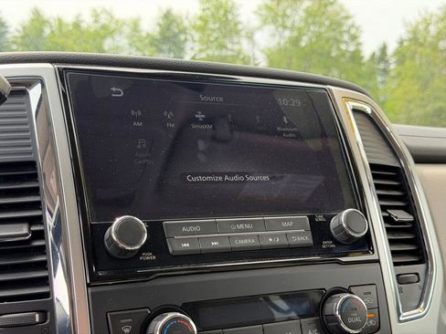 Used 2021 Nissan Titan SV w/ SV Convenience Package AWD/4WD image 11