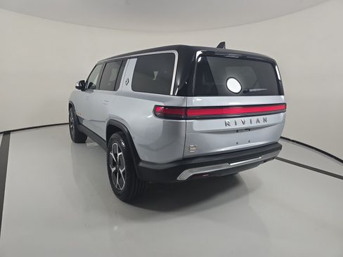 Used 2024 Rivian R1S Adventure AWD/4WD image 3