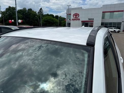 Used 2025 Toyota RAV4 XLE AWD/4WD image 43