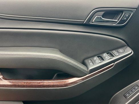 Used 2020 GMC Yukon XL SLT image 11