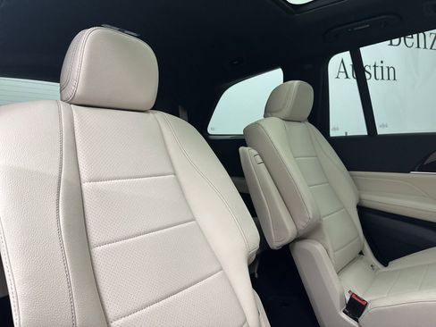 Used 2026 Mercedes-Benz GLS 450 4MATIC image 28
