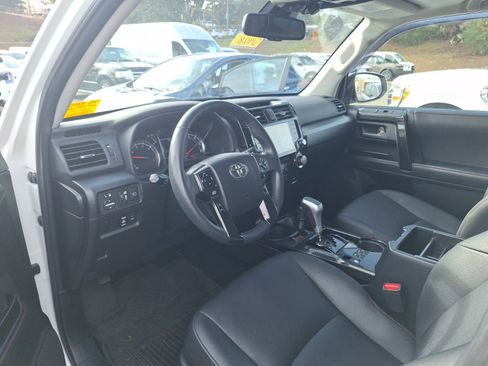 Used 2022 Toyota 4Runner TRD Off-Road Premium w/ Moonroof Package image 6