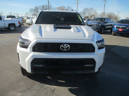Used 2025 Toyota 4Runner TRD Sport Premium image 11