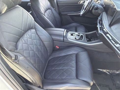 Used 2024 BMW X5 xDrive40i w/ Premium Package image 11