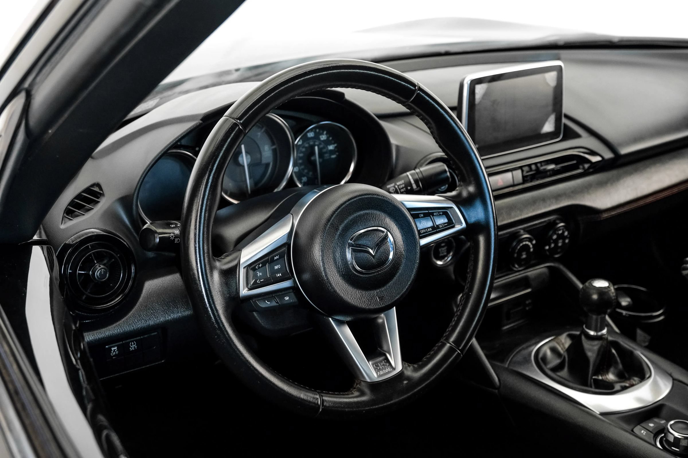 Used 2016 MAZDA MX-5 Miata Club RWD image 14