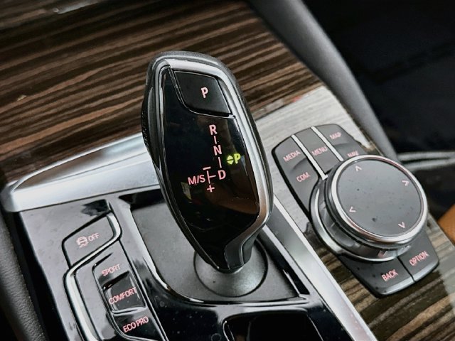 Used 2023 BMW 530i w/ Convenience Package RWD image 19