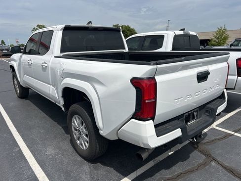 Used 2024 Toyota Tacoma SR5 image 8