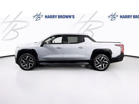 Used 2025 Chevrolet Silverado EV RST image 30