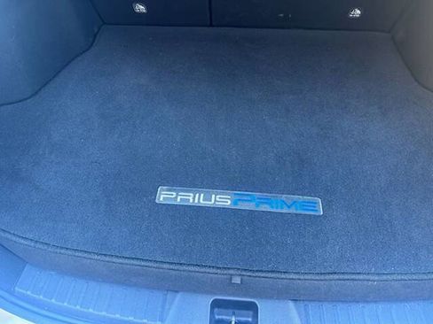Used 2017 Toyota Prius Prime Plus image 15