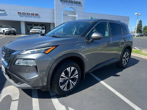 Used 2022 Nissan Rogue SV FWD image 5