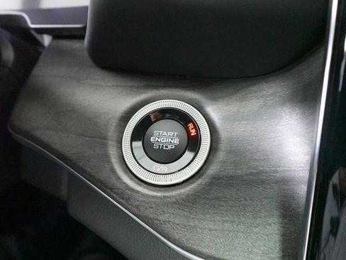 Used 2022 Jeep Grand Cherokee Overland w/ Adv Protech Group III image 23