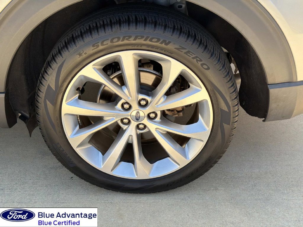 Certified 2023 Ford Explorer Platinum w/ Technology Package AWD/4WD image 5