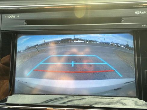 Used 2017 Toyota Avalon XLE image 17