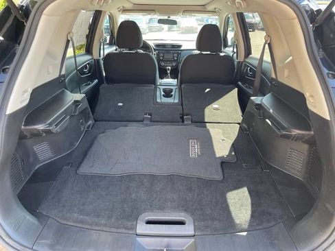 Used 2017 Nissan Rogue SV AWD/4WD image 48
