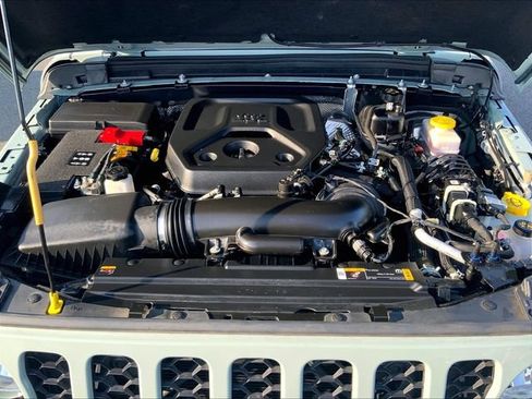 Used 2024 Jeep Wrangler Unlimited Sport AWD/4WD image 19