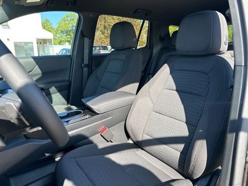 New 2026 Chevrolet Equinox LT image 9