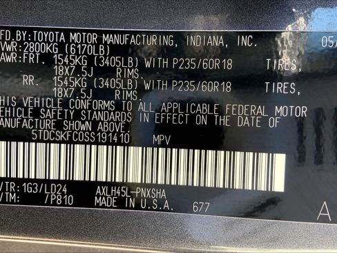 Used 2025 Toyota Sienna XSE image 36