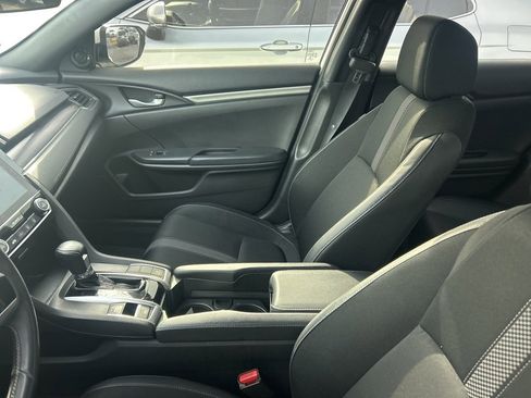 Used 2019 Honda Civic Sport image 9
