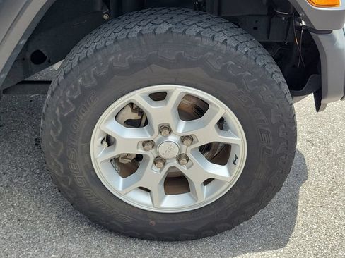 Used 2021 Jeep Wrangler Sport AWD/4WD image 13