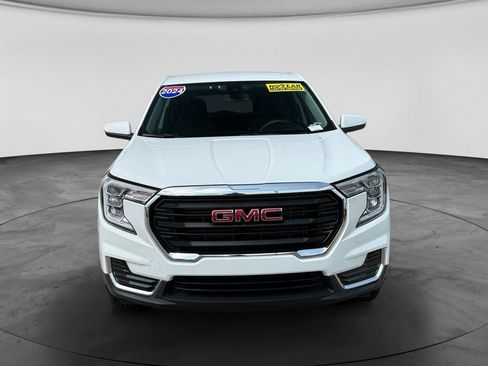 Used 2024 GMC Terrain SLE AWD/4WD image 3