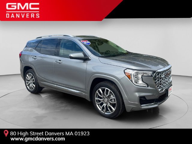 Used 2024 GMC Terrain Denali w/ Denali Premium Package AWD/4WD image 1