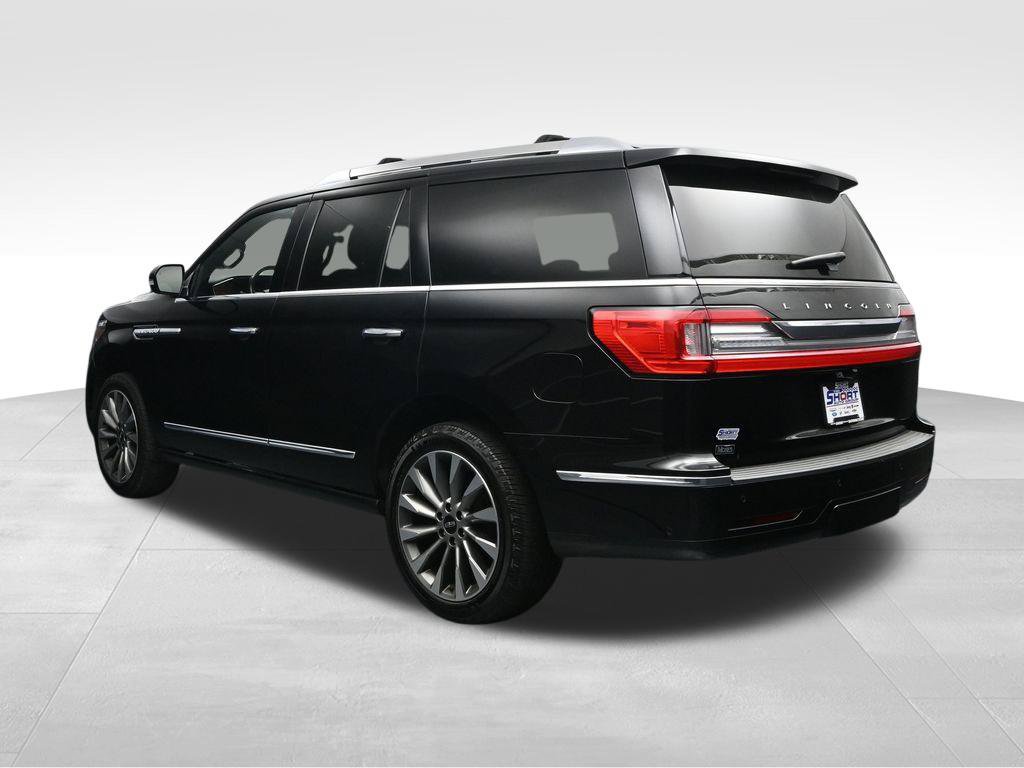 Used 2018 Lincoln Navigator Select w/ Technology Package AWD/4WD image 3