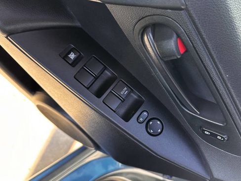 Used 2011 MAZDA MAZDA3 i Sport image 13