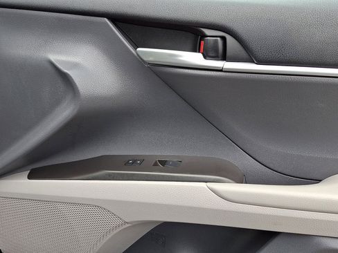 Used 2023 Toyota Camry SE image 7