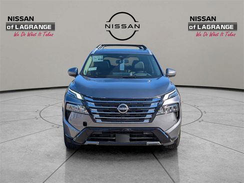 New 2026 Nissan Rogue Platinum image 2