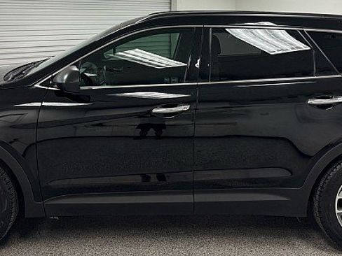 Used 2018 Hyundai Santa Fe SE image 8