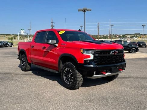 Used 2023 Chevrolet Silverado 1500 ZR2 w/ Technology Package AWD/4WD image 7