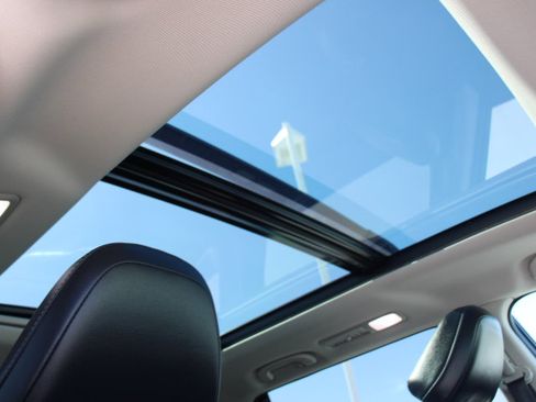 Used 2022 Subaru Ascent Limited w/ Technology Package image 23