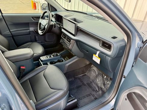 New 2026 Ford Maverick Lariat w/ Black Appearance Package image 19