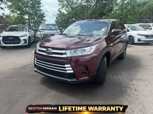 Used 2019 Toyota Highlander LE image 4
