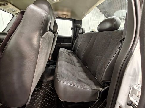 Used 2005 Chevrolet Silverado 1500 W/T w/ Light Duty Power Package image 25