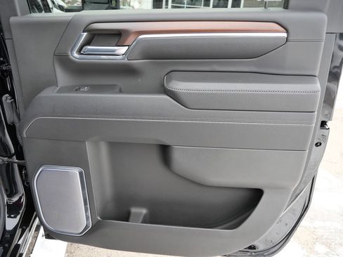 Used 2024 GMC Sierra 2500 Denali w/ Denali Reserve Package image 18