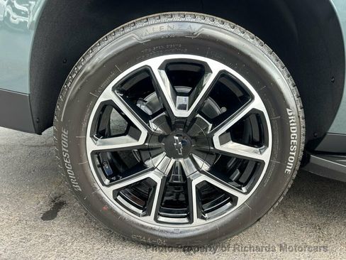 Used 2026 Chevrolet Suburban RST w/ Comfort Package AWD/4WD image 9