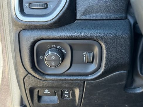 Used 2023 RAM 1500 Big Horn AWD/4WD image 18