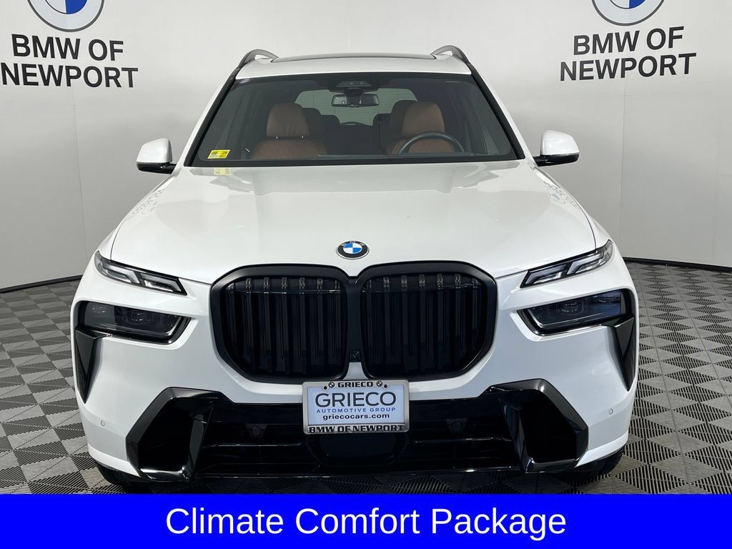 Used 2025 BMW X7 xDrive40i w/ M Sport Package AWD/4WD image 7