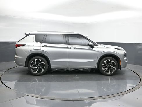 Used 2023 Mitsubishi Outlander SEL image 6