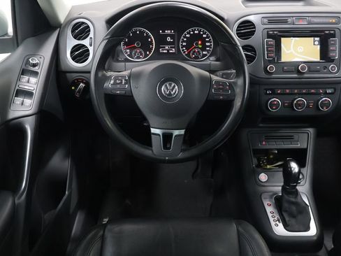Used 2013 Volkswagen Tiguan SEL image 16